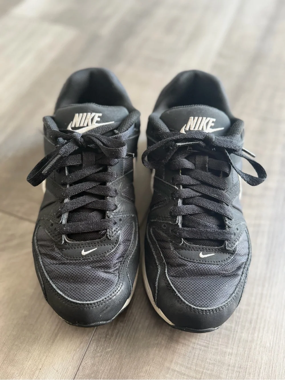 Nike Air Max Command Black/White Lace-Up Athletic Sneakers Women’s Size 6.5